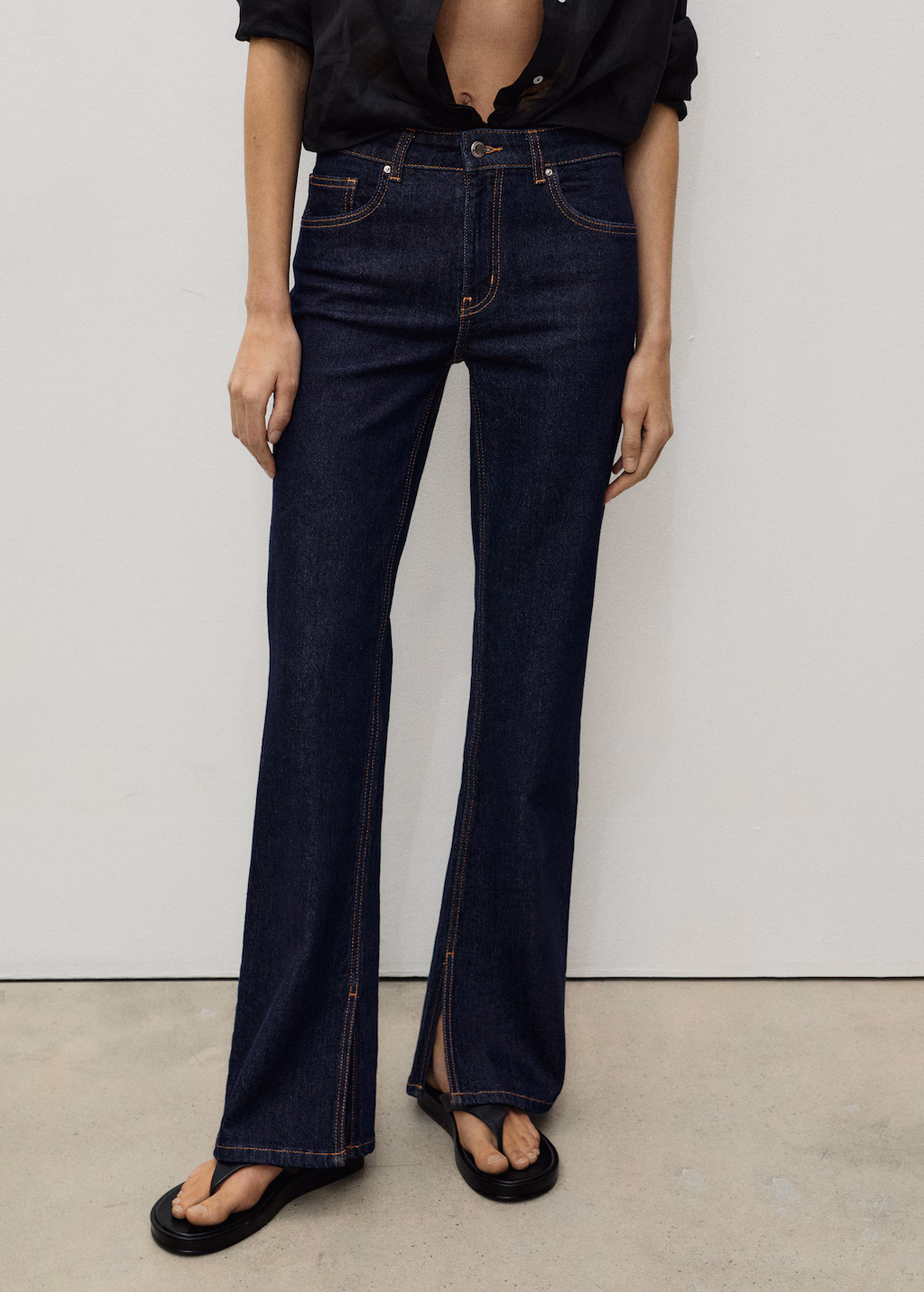 Medium-rise straight jeans with slits - Medium Blue