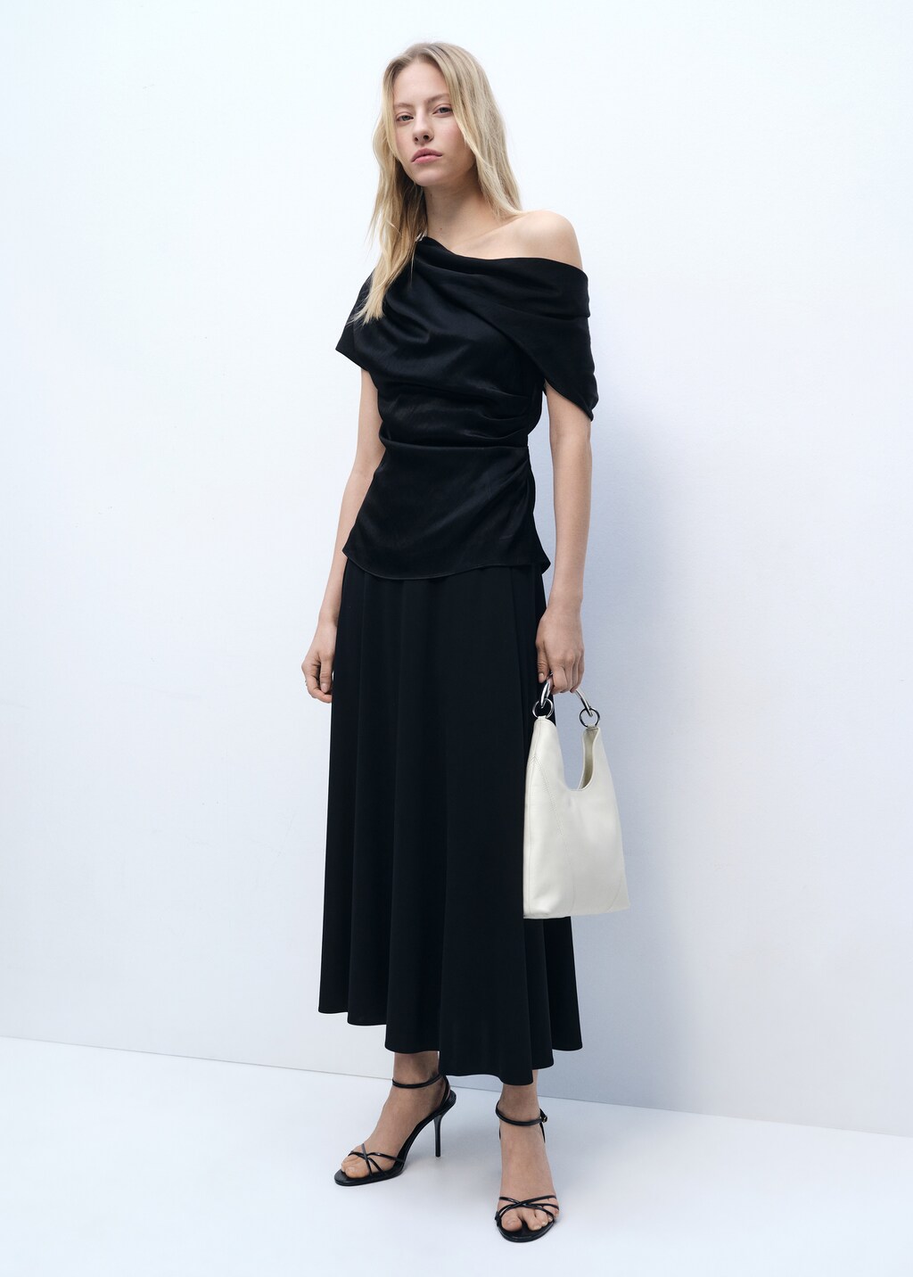 Short-sleeved draped blouse - Black