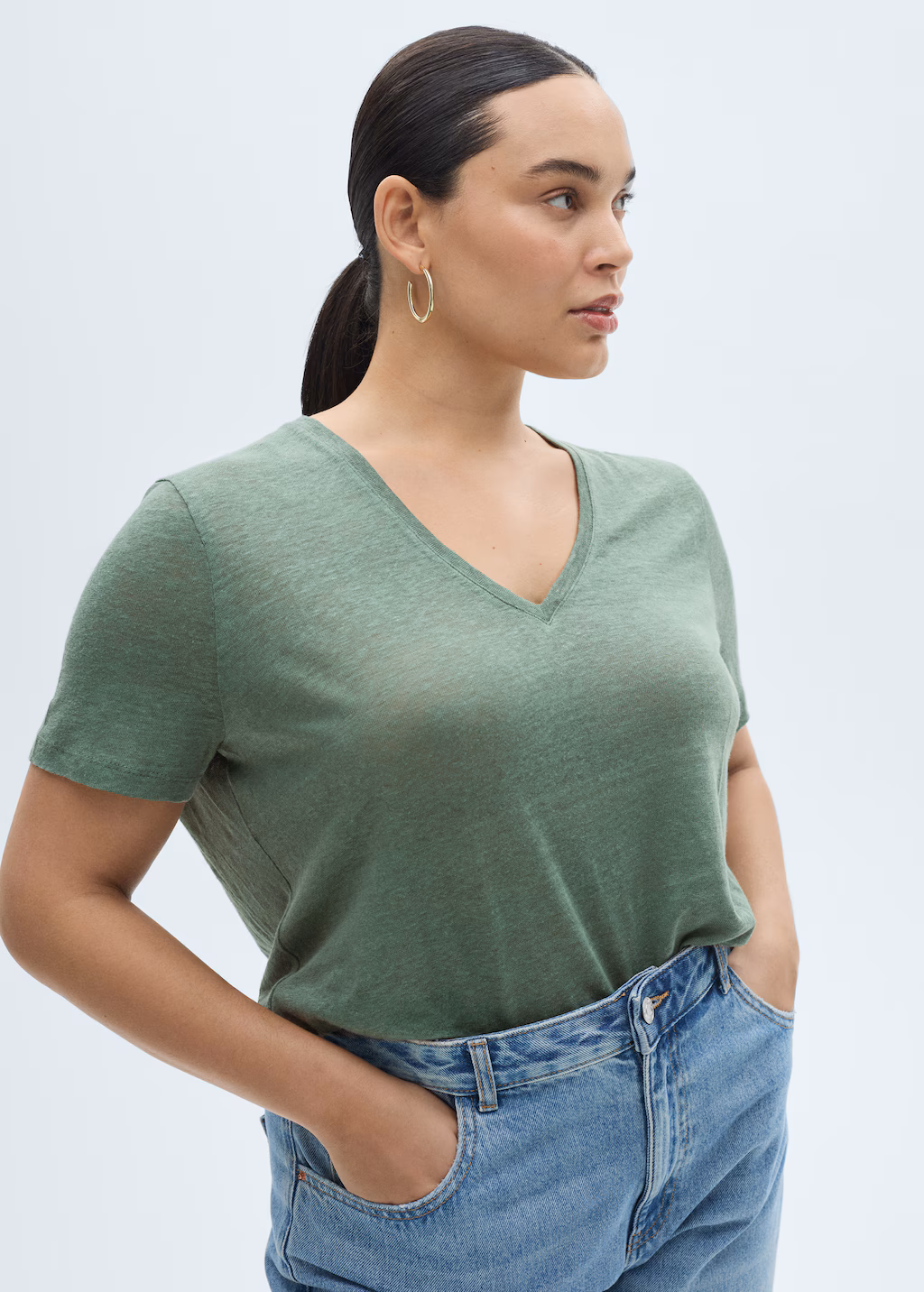 V-neck linen t-shirt - Ecru