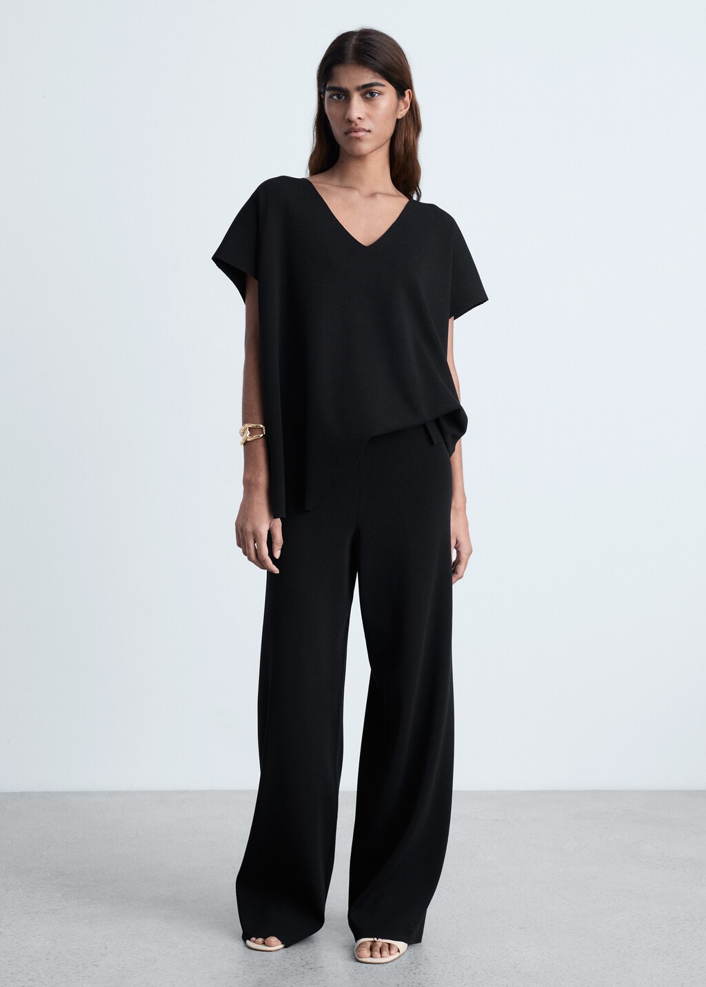 V-neck knit top - White