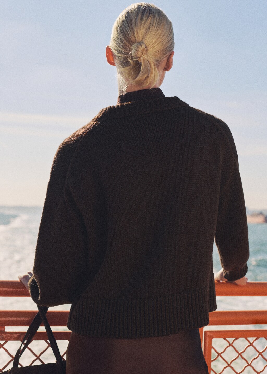 Chunky-knit sweater with ribbed trims - Brown