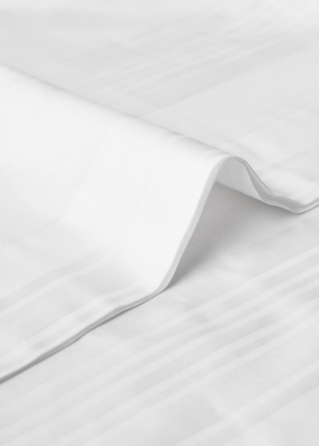 Cotton sateen 300 thread count striped pillowcase 45x110 cm - White