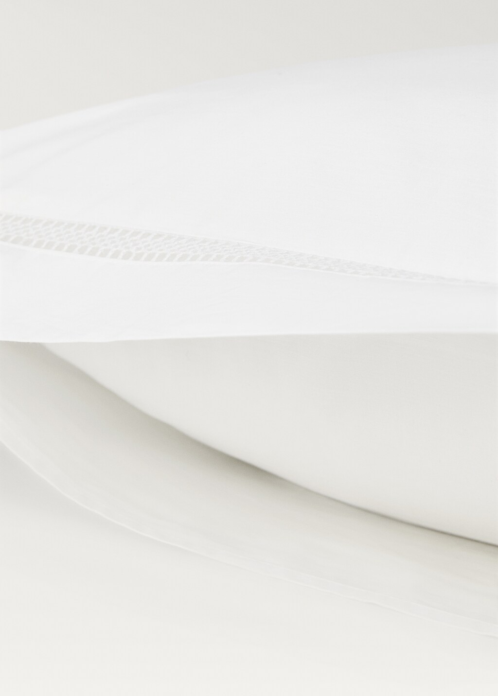 Cotton percale pillowcase with lace insert 60x60 cm - White