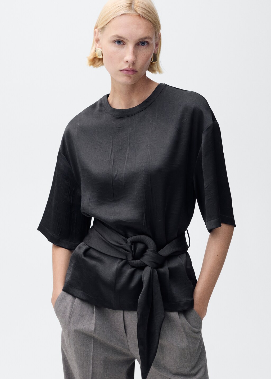 Satin blouse with belt - Black