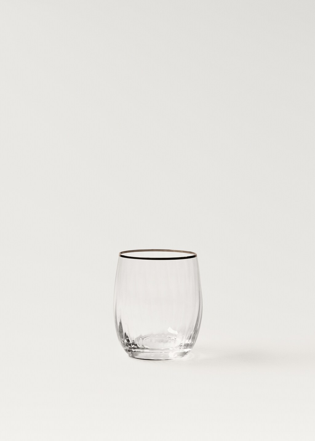 Glass tumbler with embossed stripes - Silver