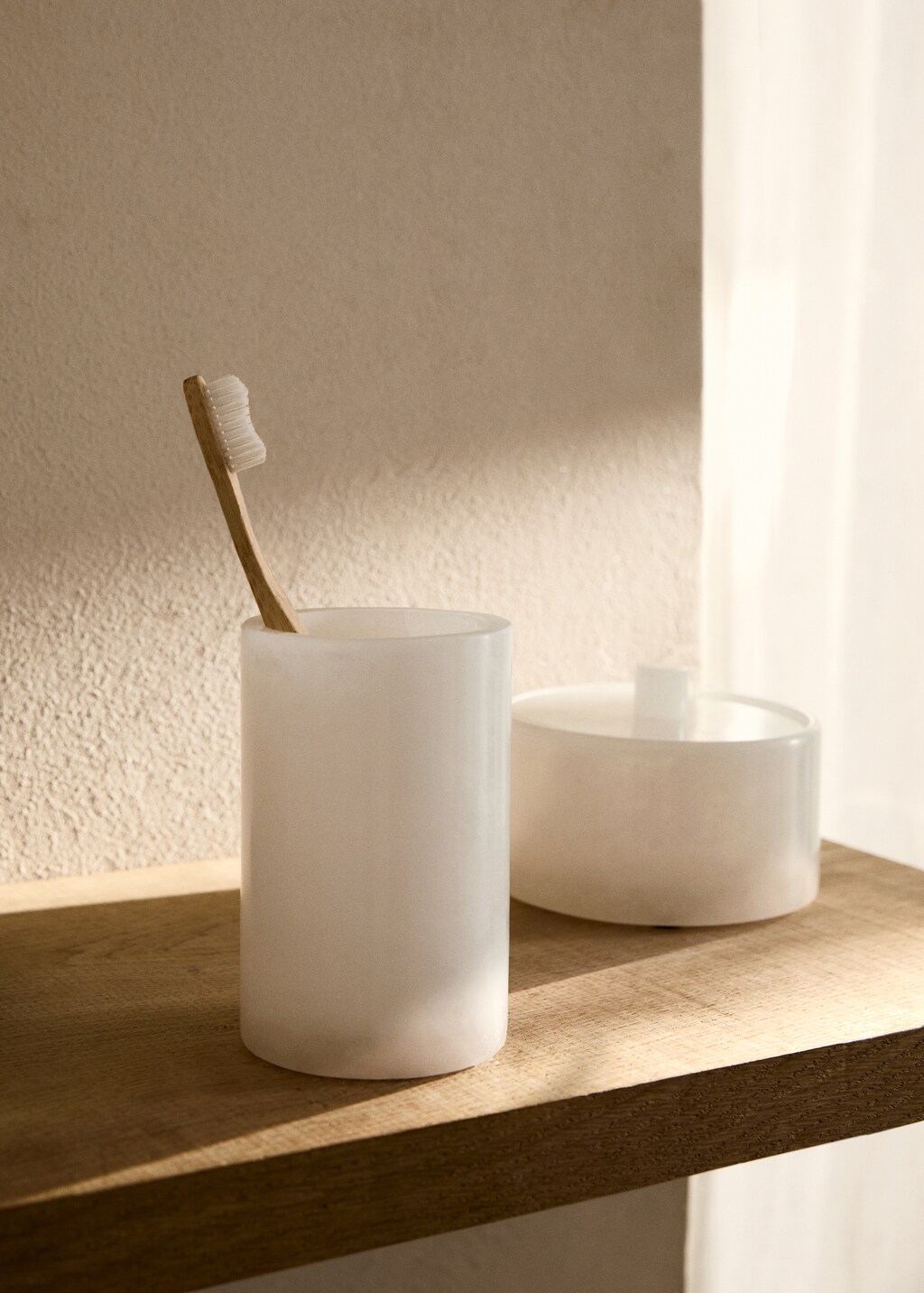 Alabaster bathroom glass - Ivory White