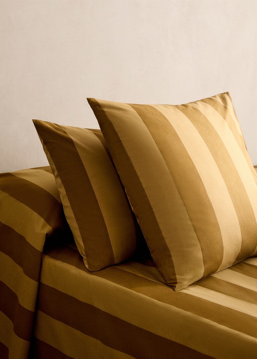 Cotton percale striped pillowcase, 50x75 cm - Pink