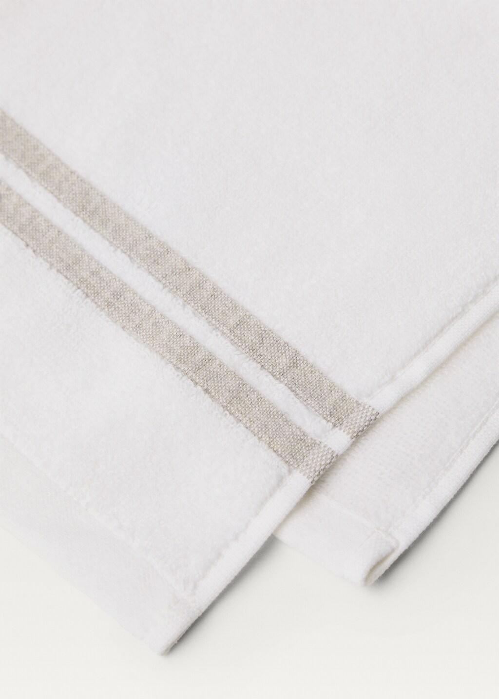 Linen hand towel with contrasting trim - Off White