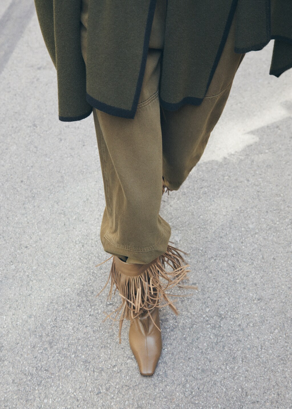 Leather ankle boot with fringe heel - Khaki