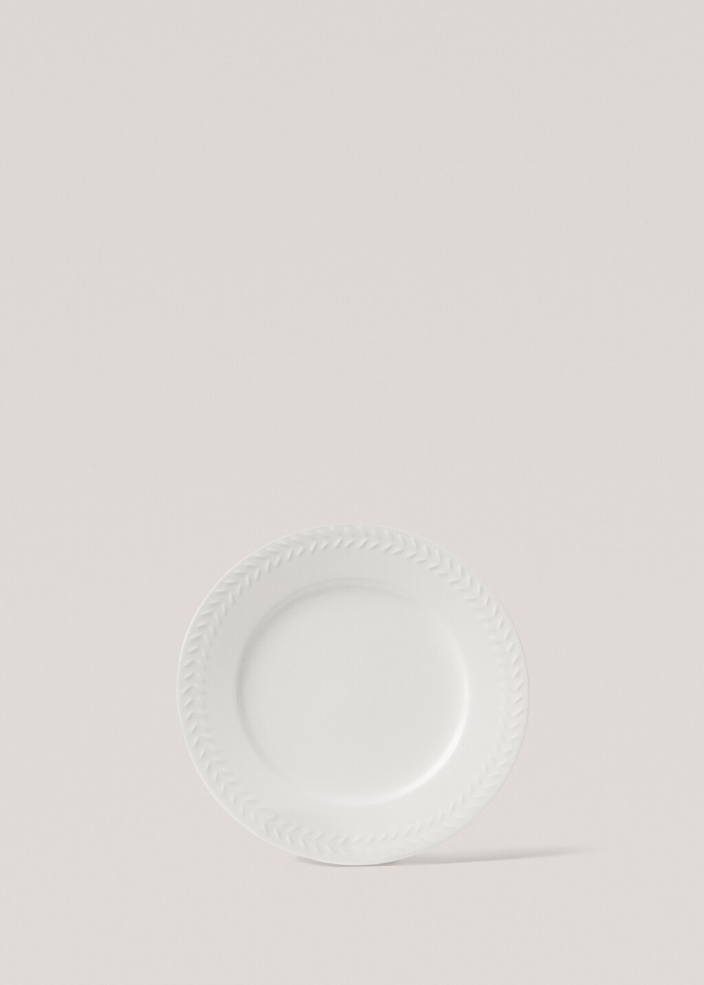 Flat stoneware plate with herringbone relief - White