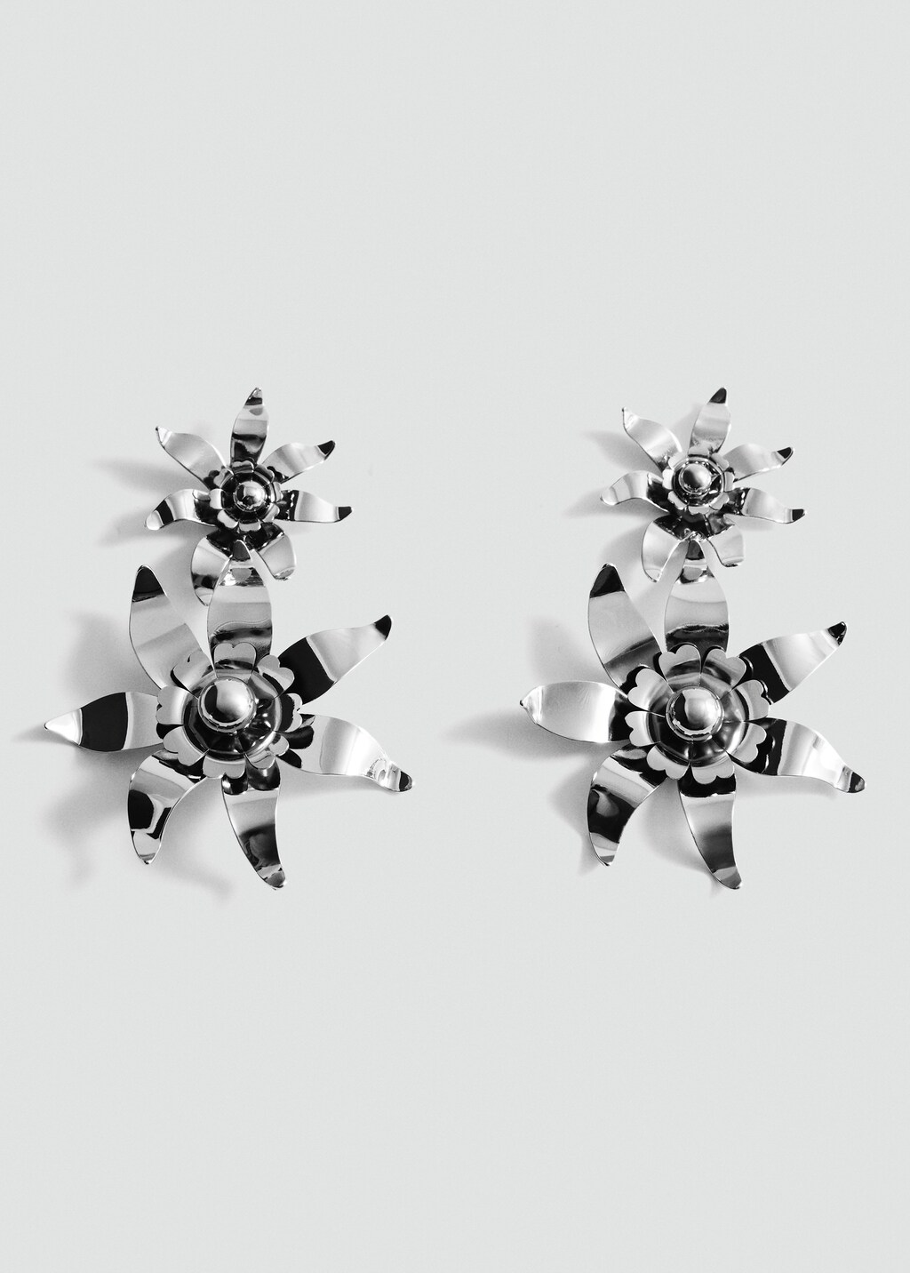 Flower pendant earrings - Silver