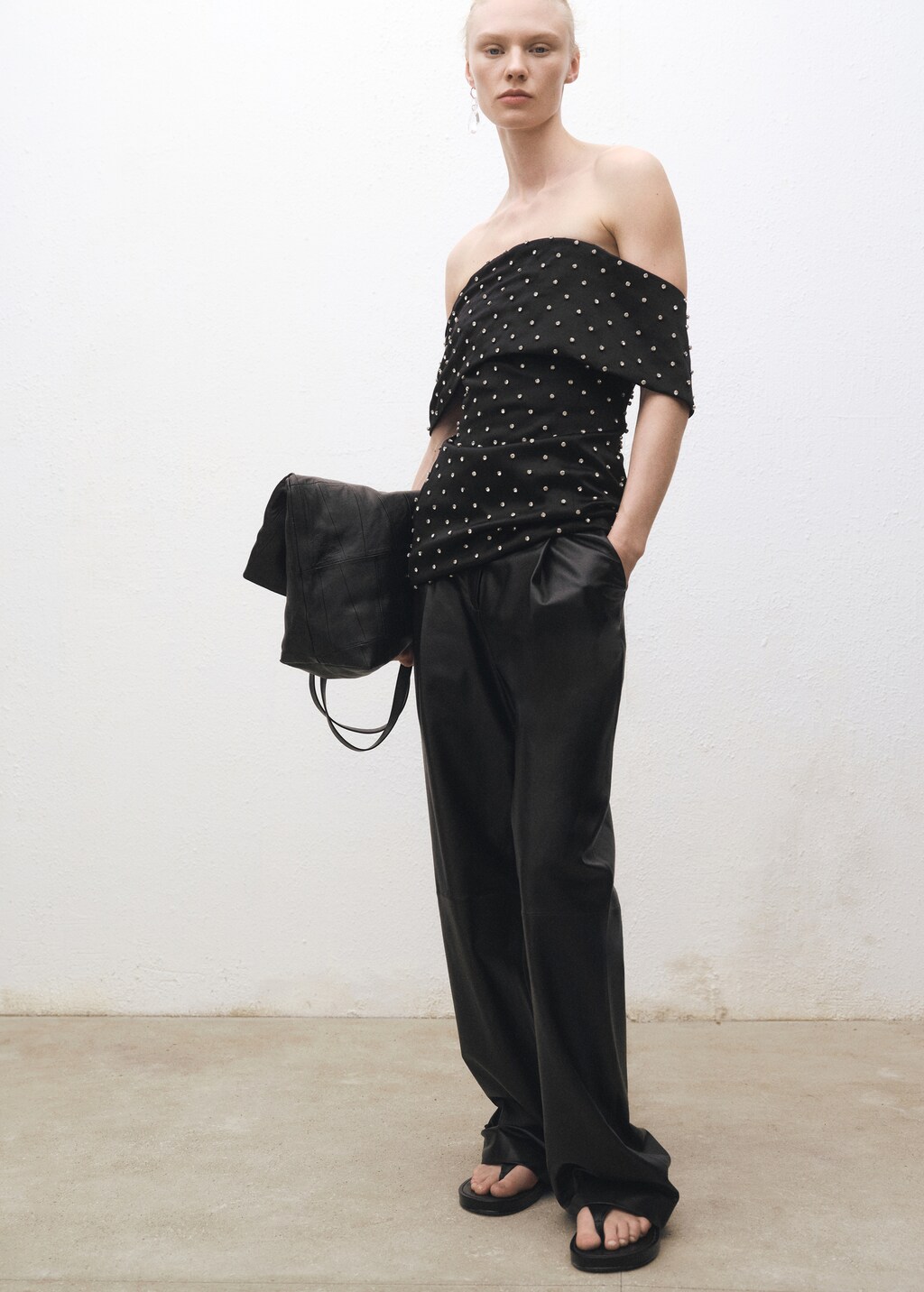 Straight leather trousers with pleat detail - Black