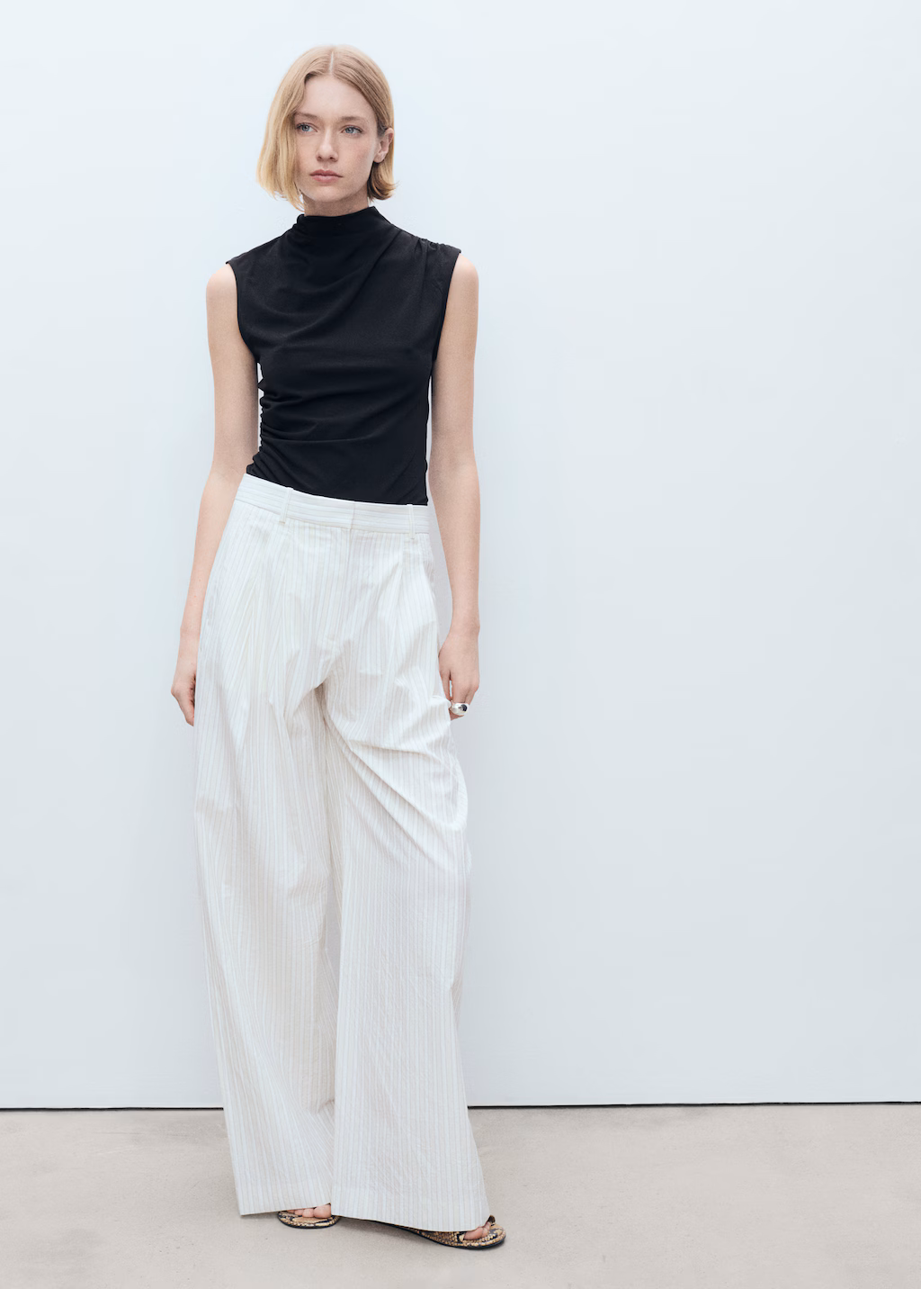 Fine-knit draped top - Black