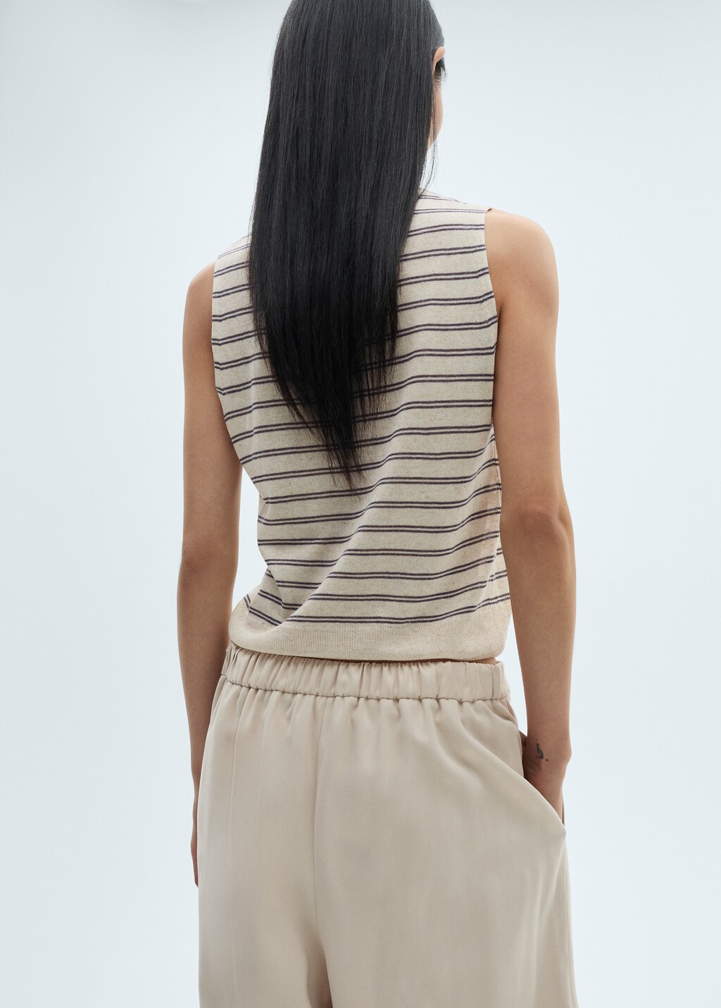 Knitted gilet with buttons - Ecru