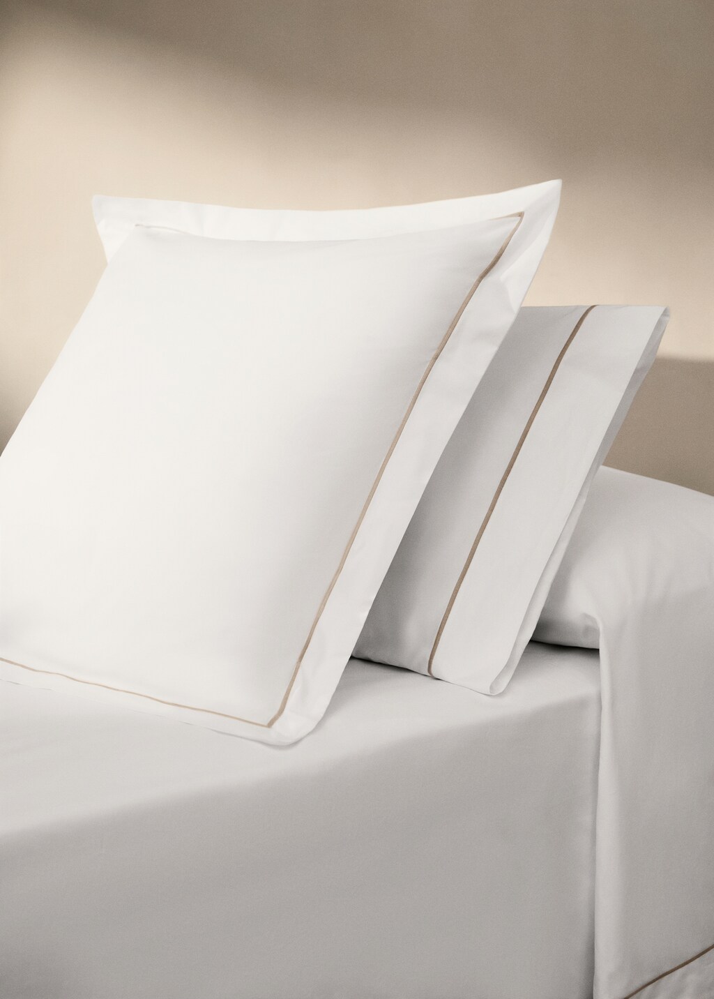 Scallped percale cotton pillowcase, 45x110 cm - Grey