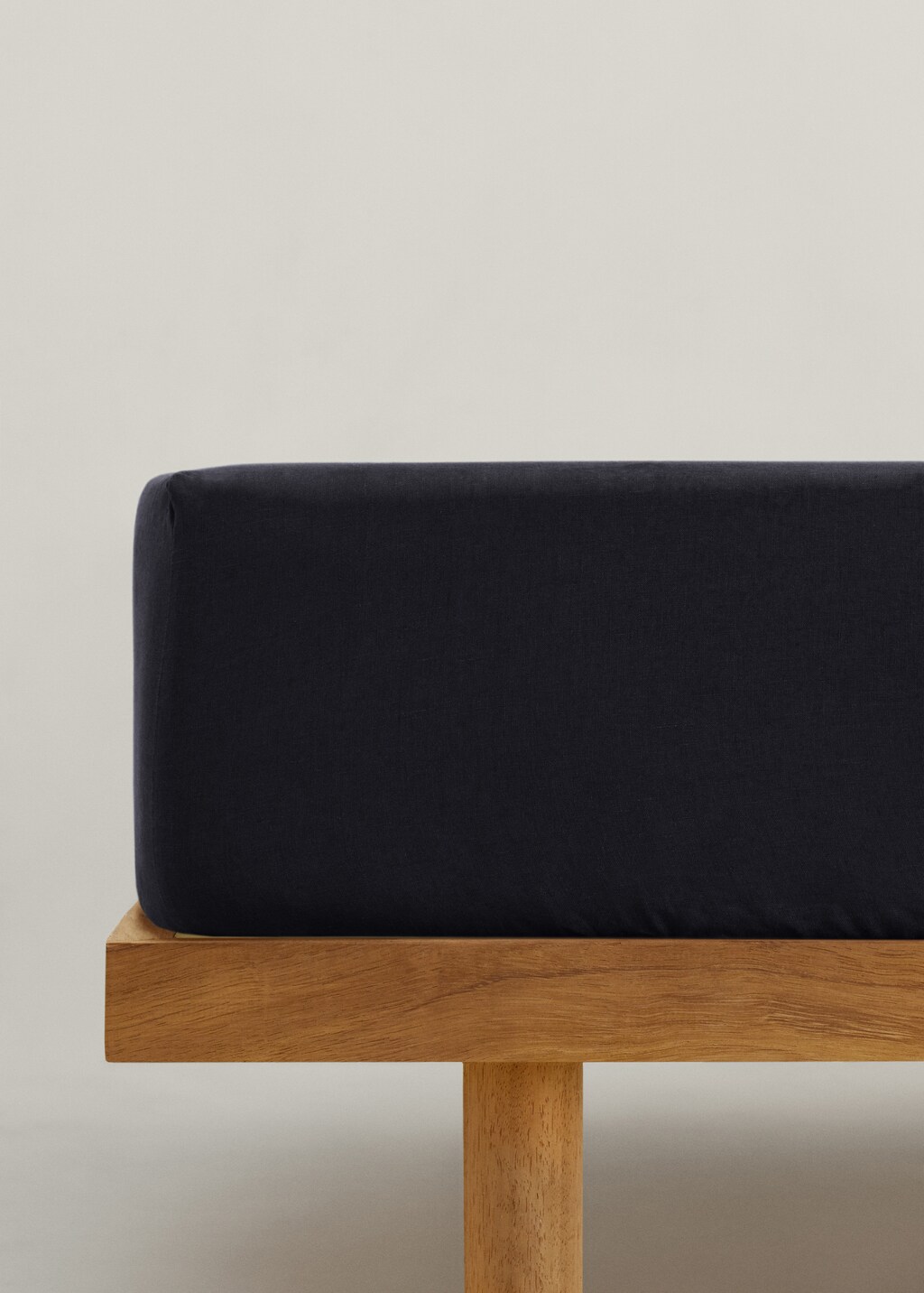 100% linen fitted sheet Super King bed - Dark Navy