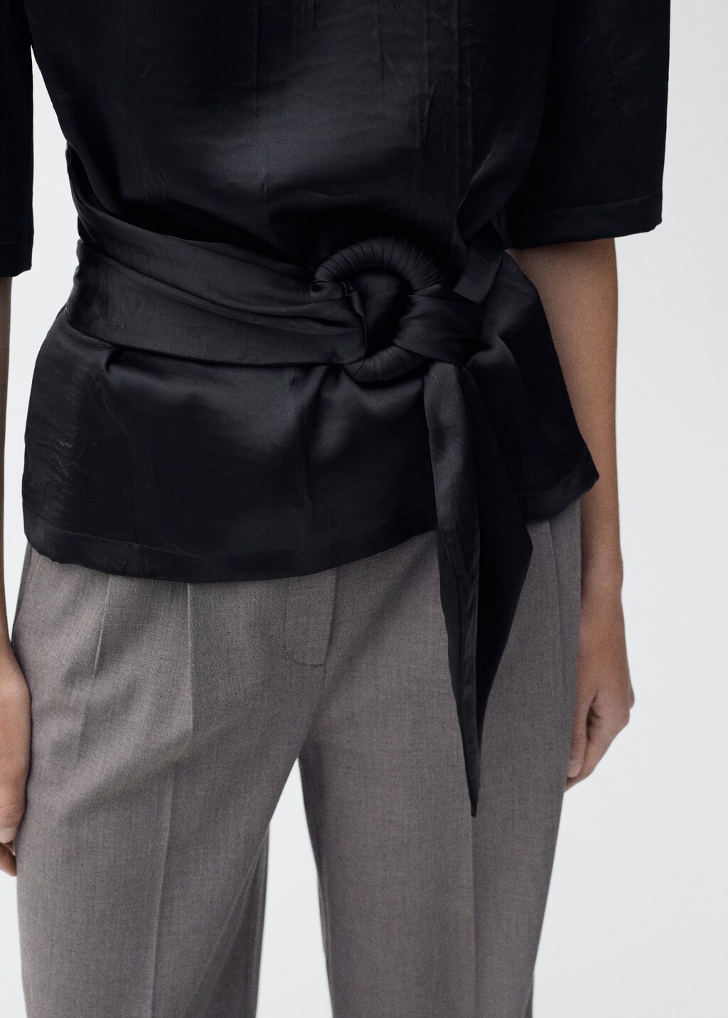 Satin blouse with belt - Black