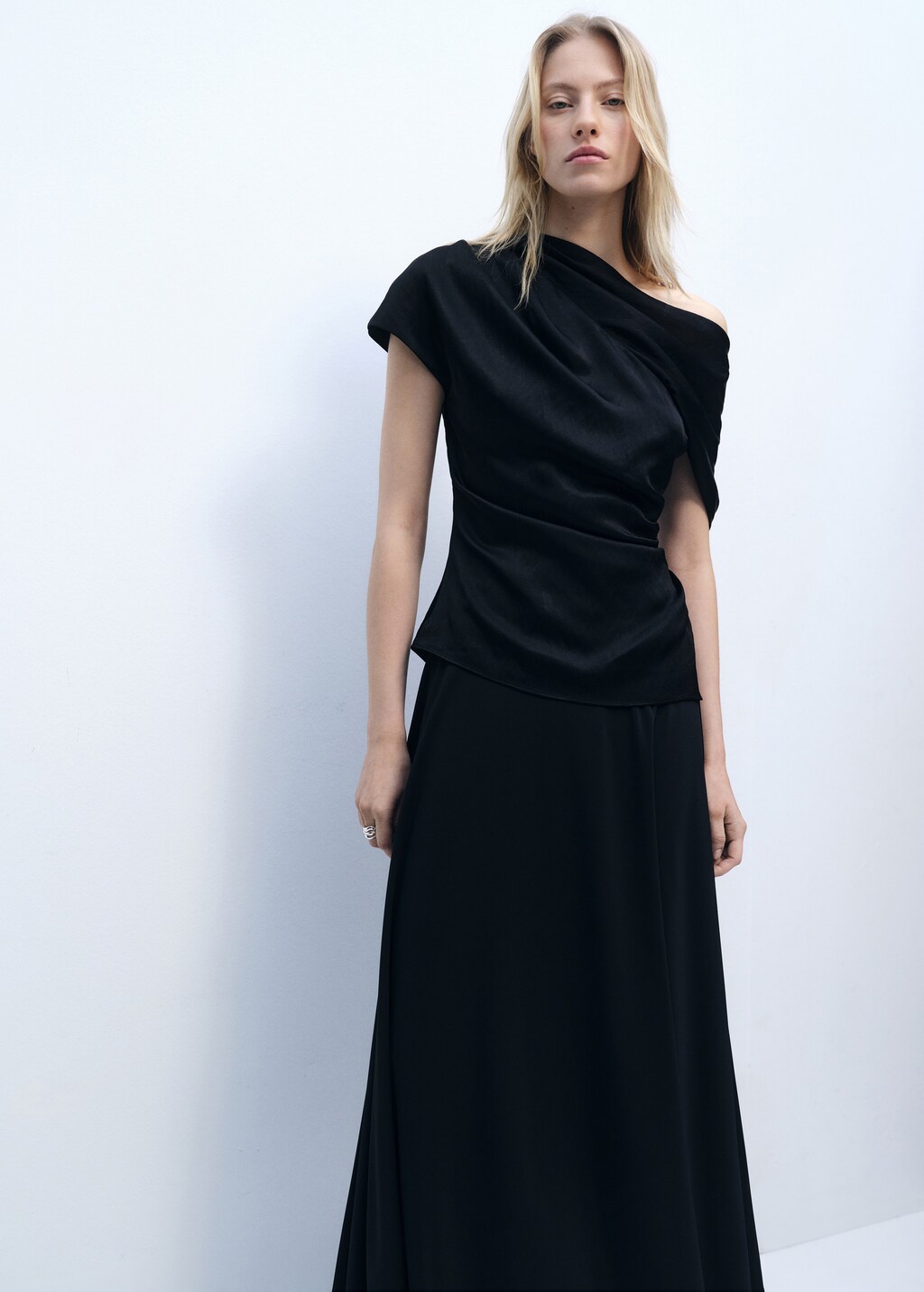 Short-sleeved draped blouse - Black