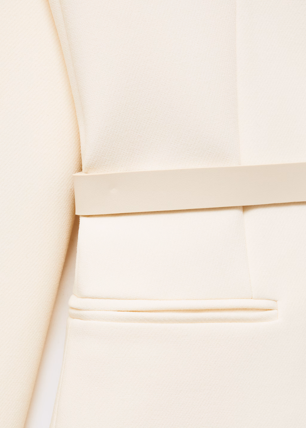 Belt structured blazer - Ecru