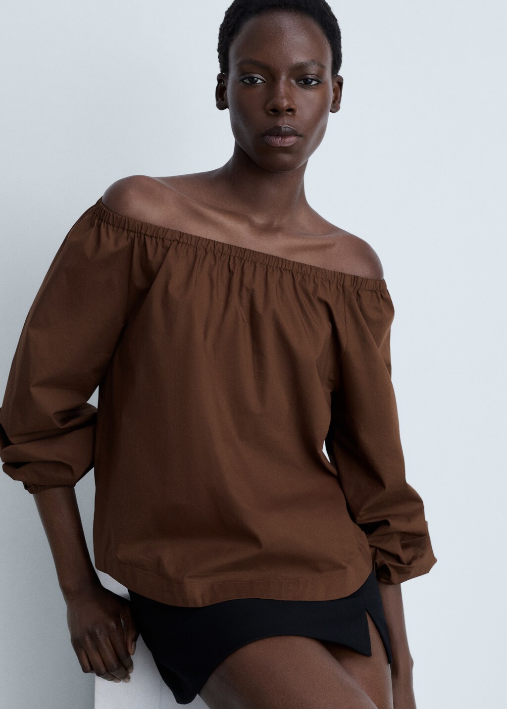 Cotton blouse with gathered neck - Brown