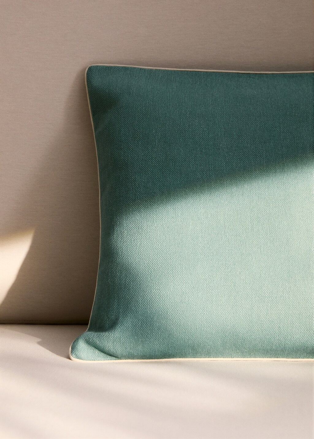 Cushion cover border overlock 45x45 cm - Lilac