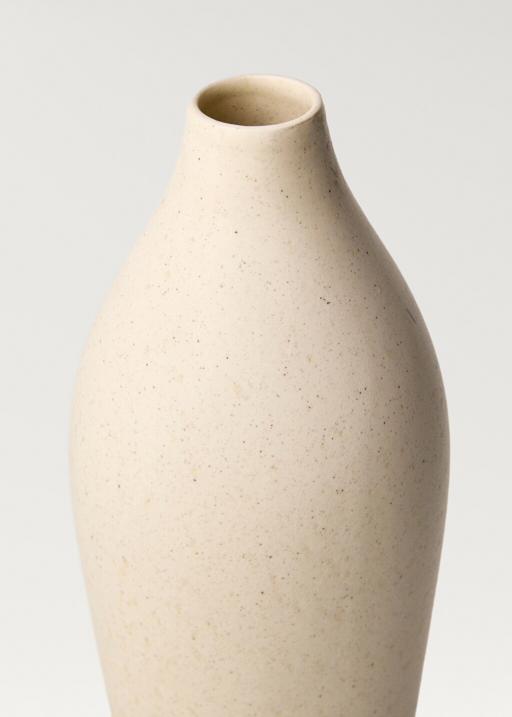 Medium elongated design earthenware vase - Off White
