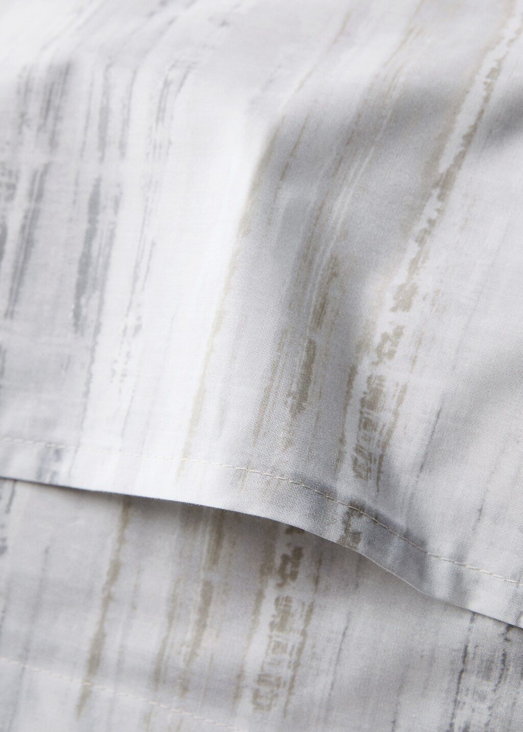 Cotton percale pillowcase with a blurred print, 60x60 cm - Grey