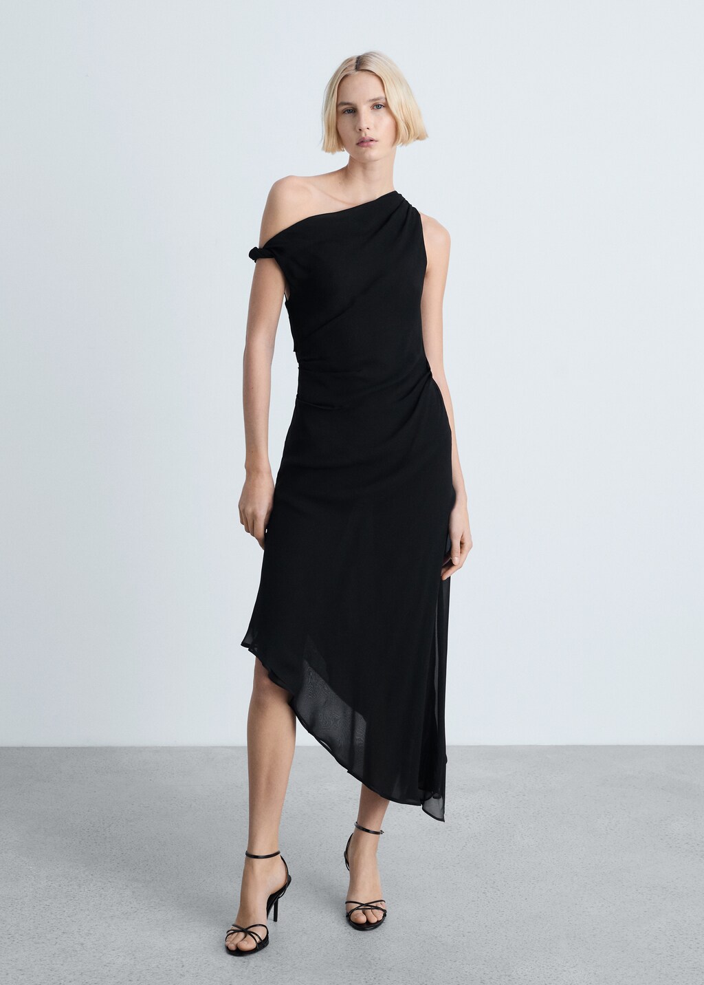 Asymmetric draped gown - Black