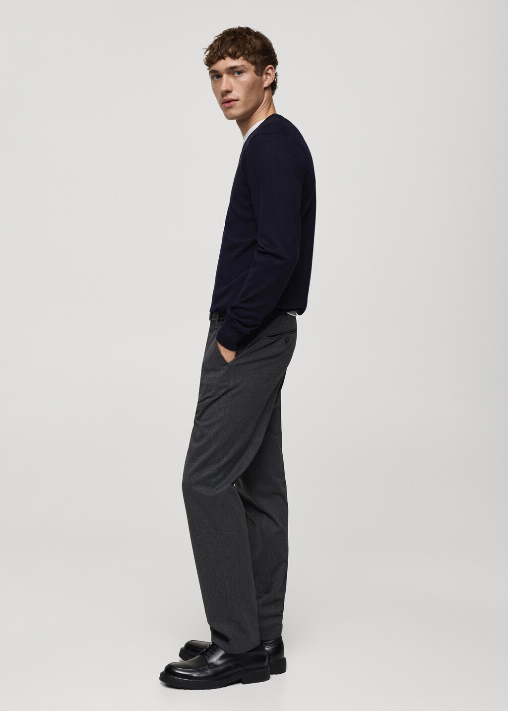 100% merino wool V-neck sweater - Black