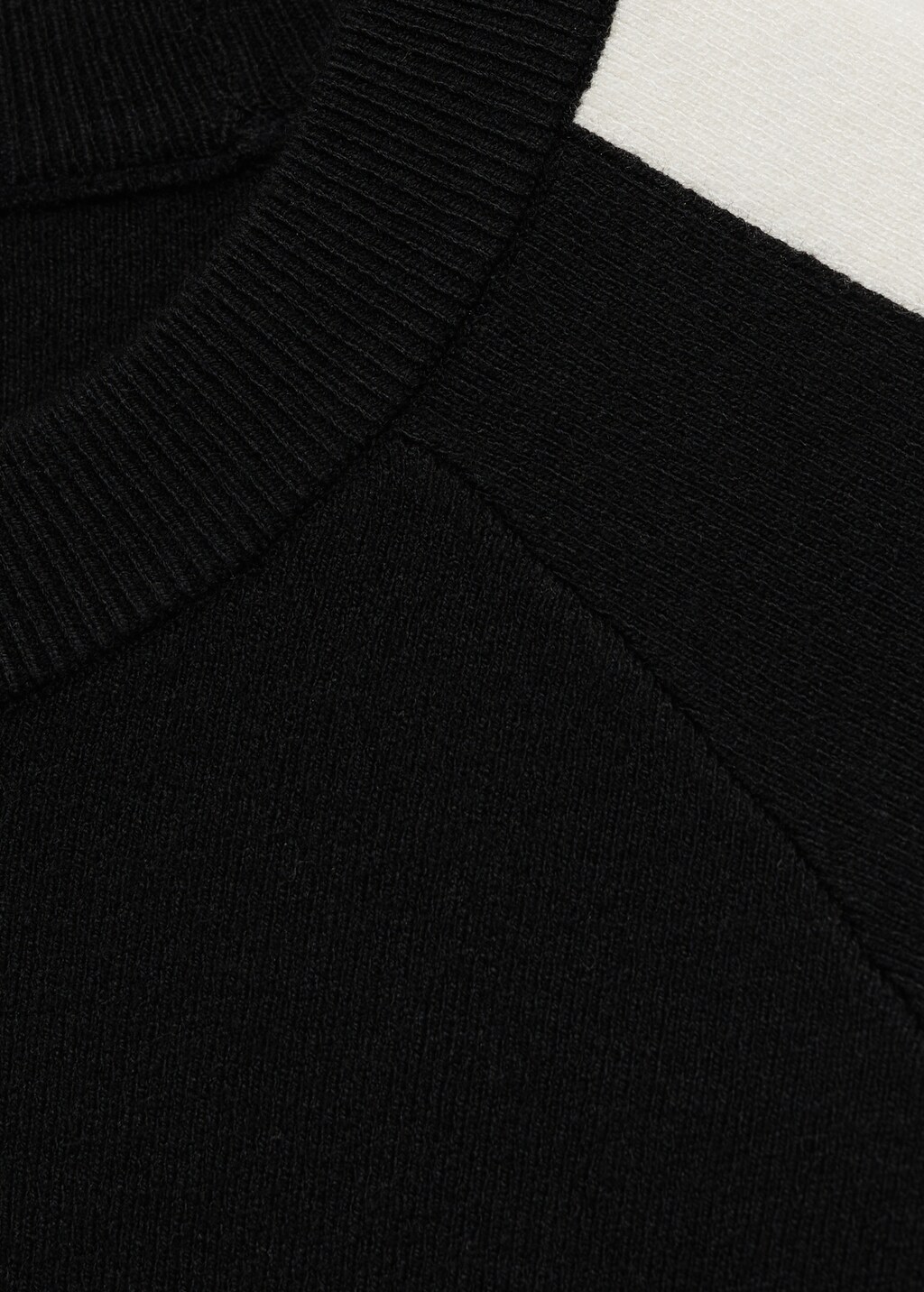 Contrasting stripe knitted sweater - Black