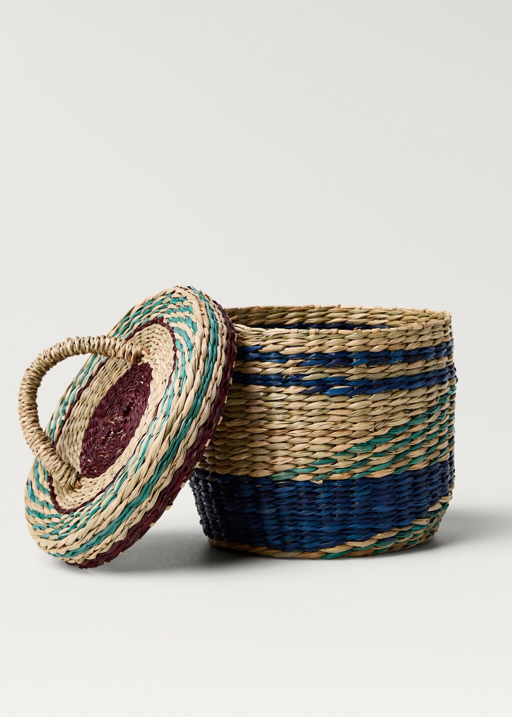 Small coloured seagrass basket with lid - Blue