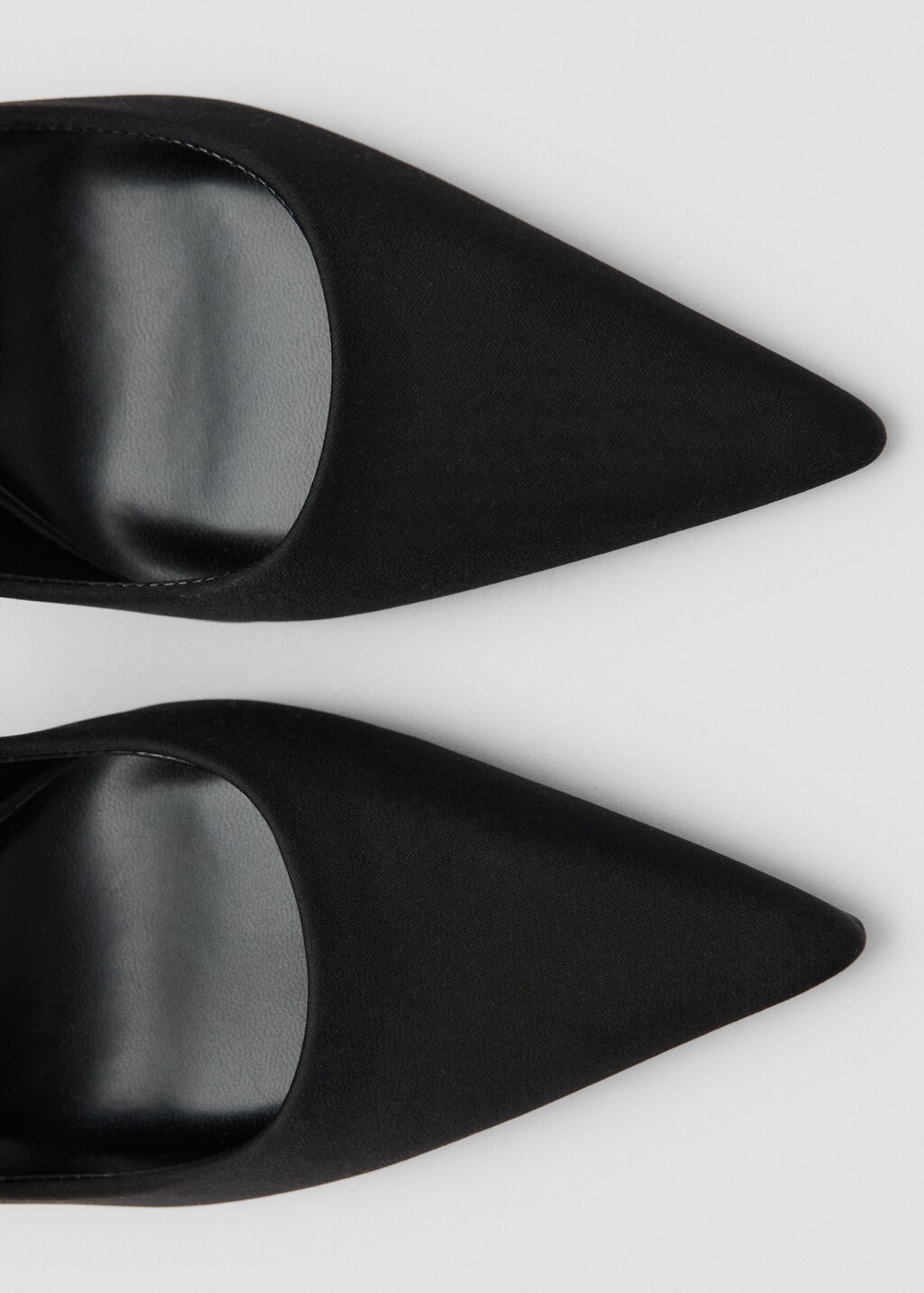 Heeled shoes with rhinestone bracelet - Black