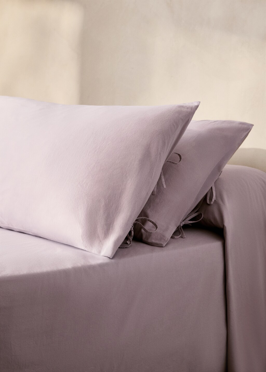 Washed cotton pillowcase with ties, 45x110 cm - Pastel Green