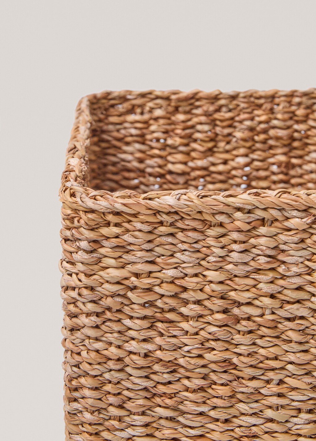 Large square seagrass basket with lid - Brown