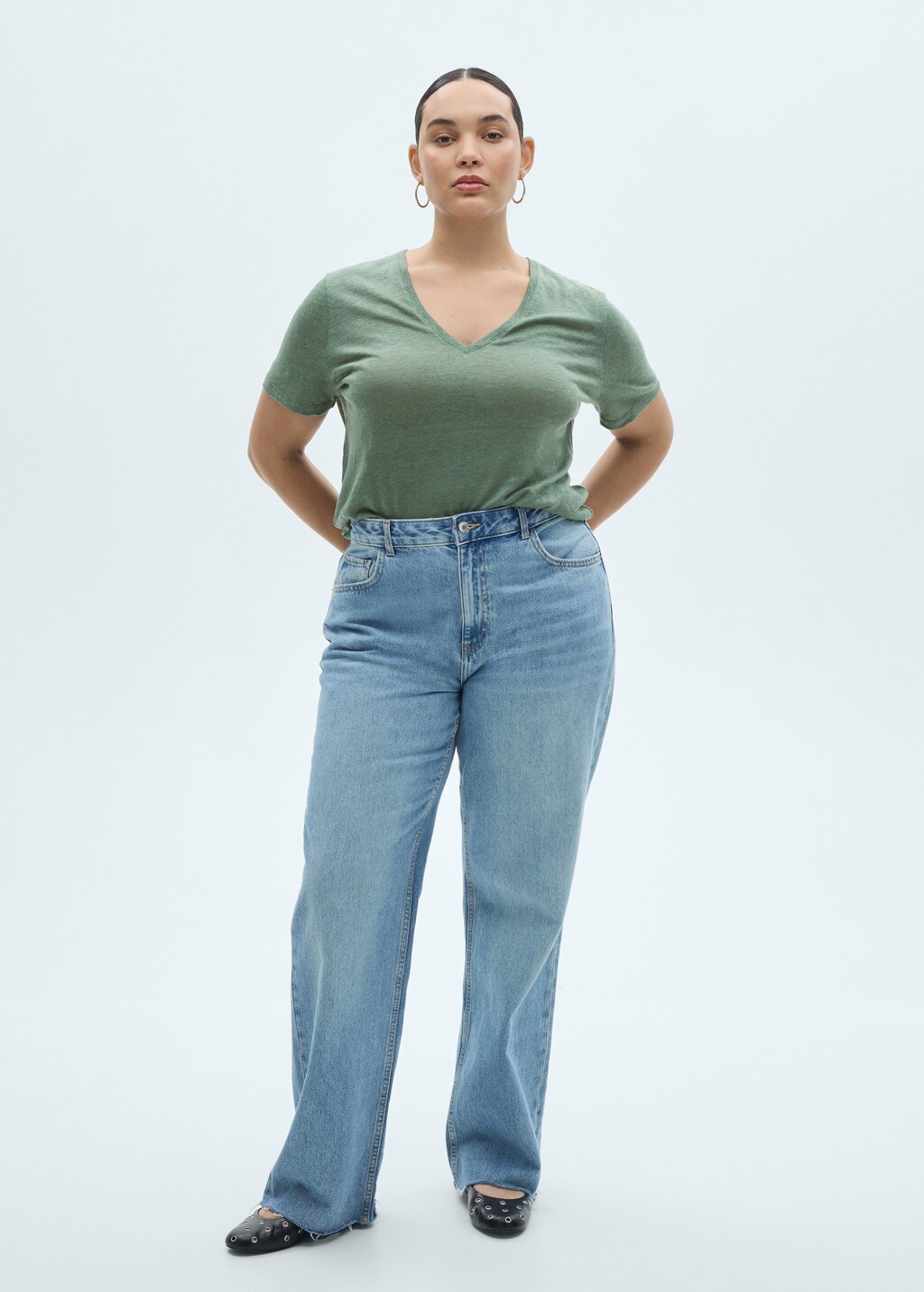 V-neck linen t-shirt - Ecru