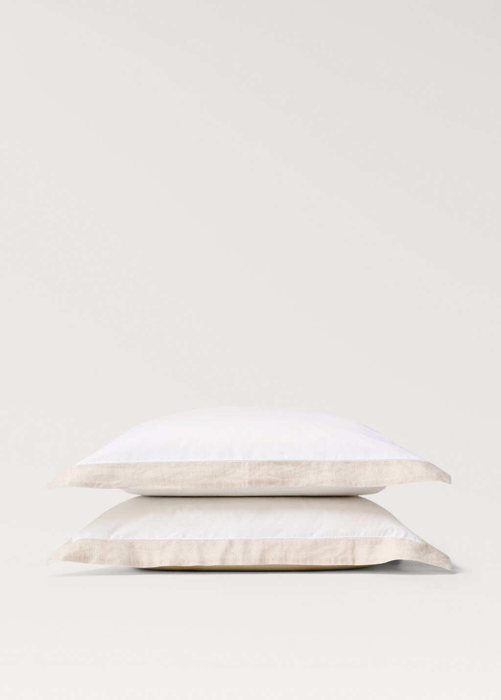 Cotton percale pillowcase with linen trim, 60x60 cm - White