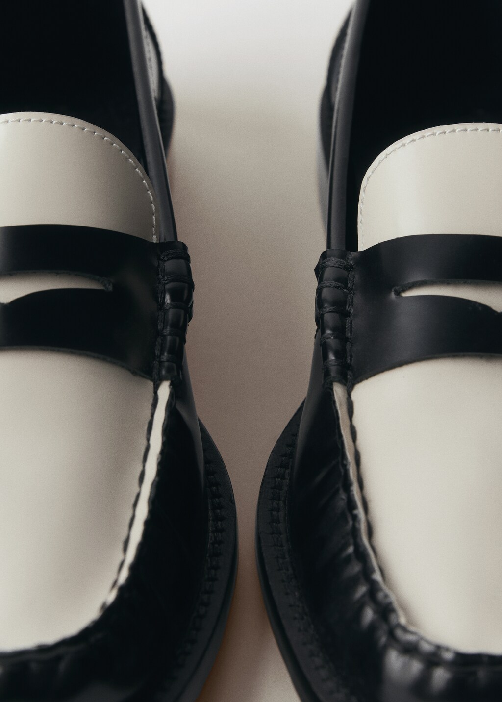 Leather loafers - Ecru
