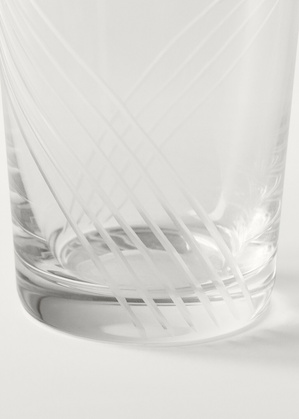 Wave-carved glass tumbler - Ice Grey
