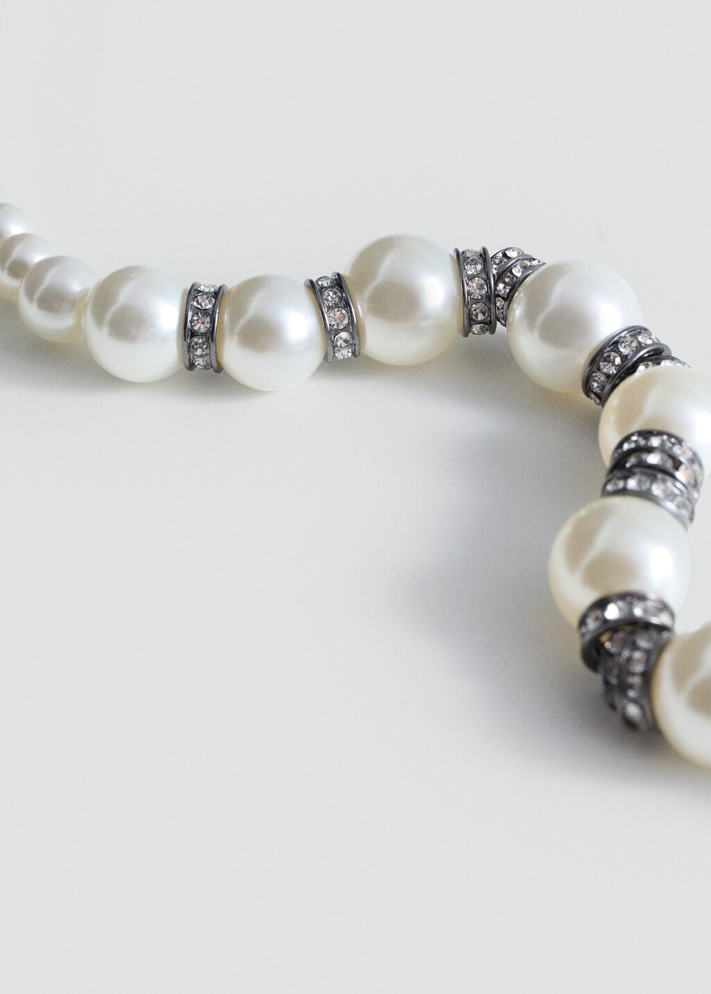 Mixed bead necklace - White