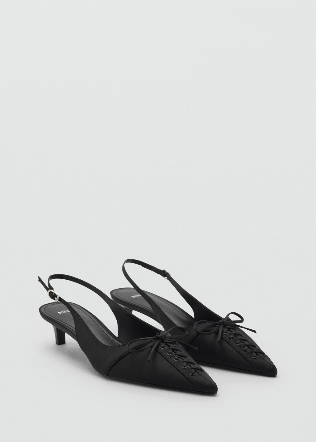 High-heeled shoes with pointed toe and bow - Black