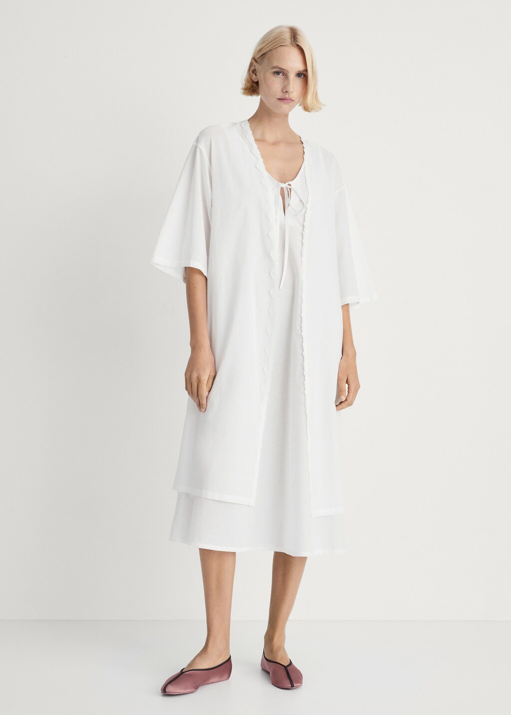 Cotton robe with lace - White