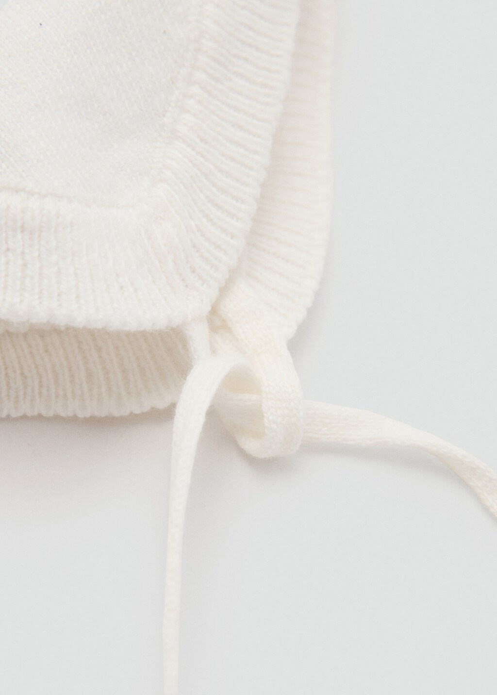 Knitted bonnet - Off White