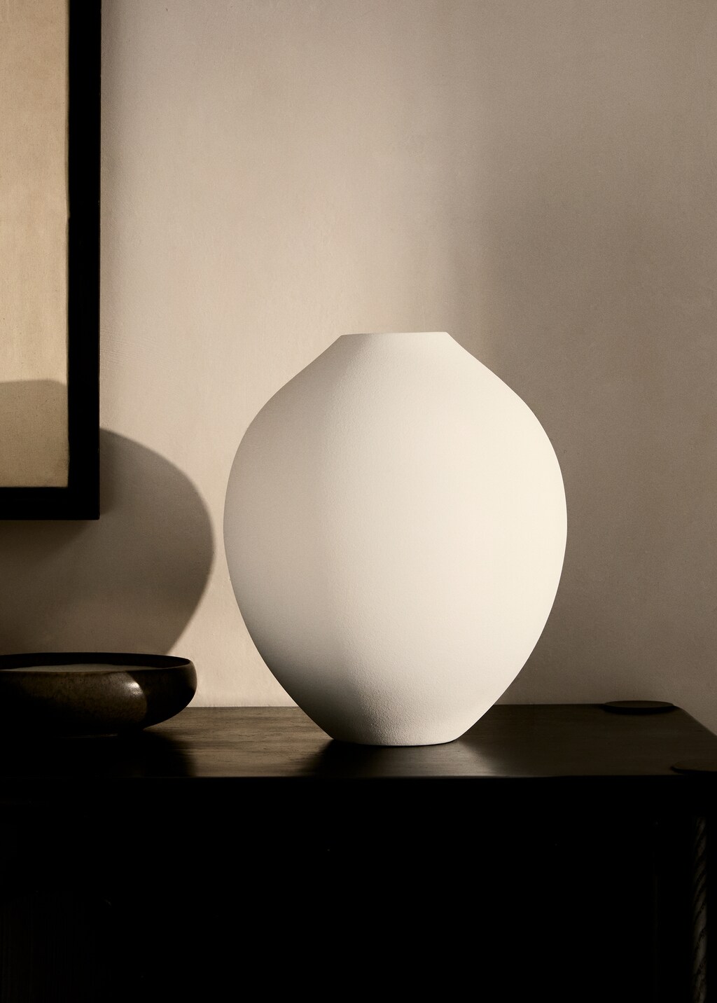 Large matte finish earthenware vase - White