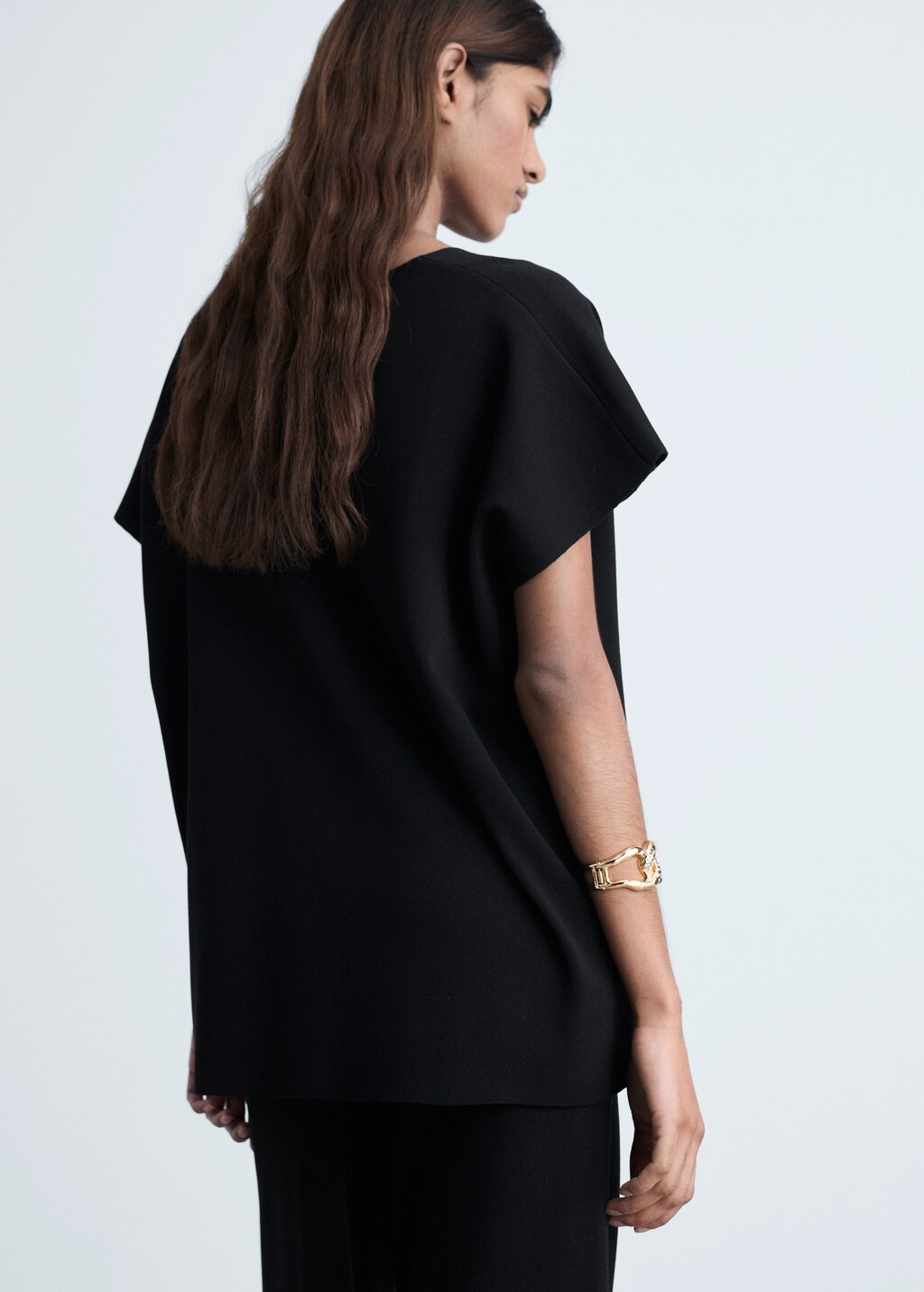 V-neck knit top - White