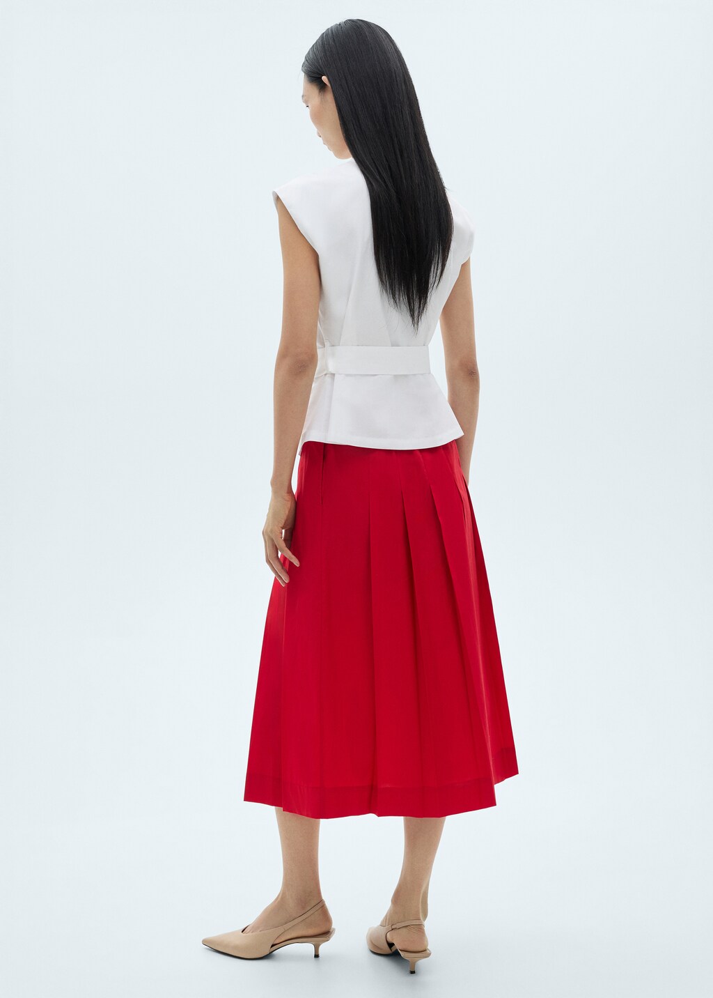 Pleated blouse with belt - White