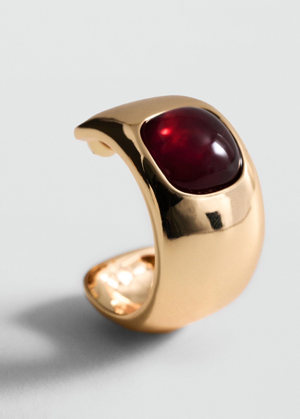 Resin appliqué hoop earrings - Gold