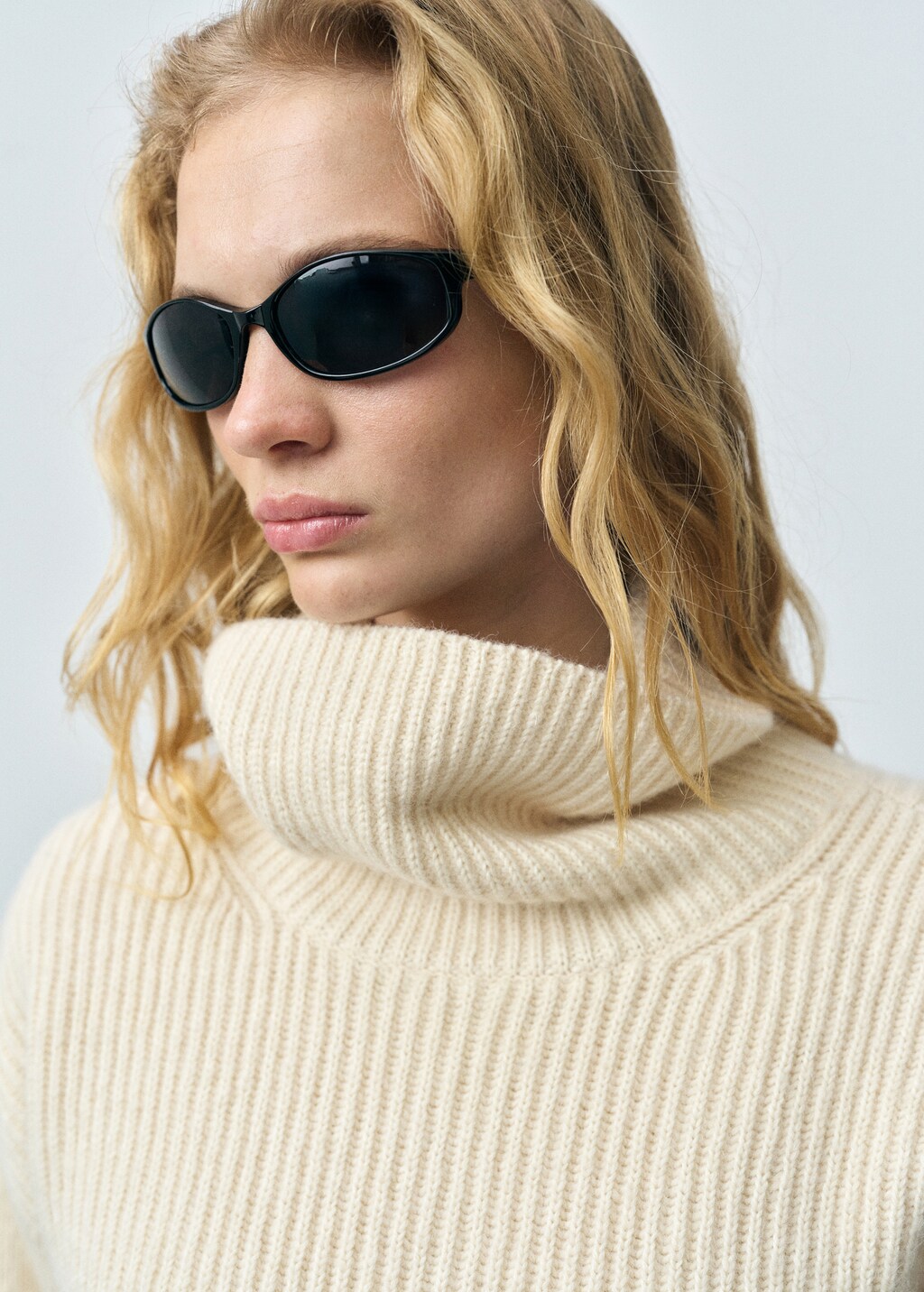 Wool blend turtleneck sweater - Ecru