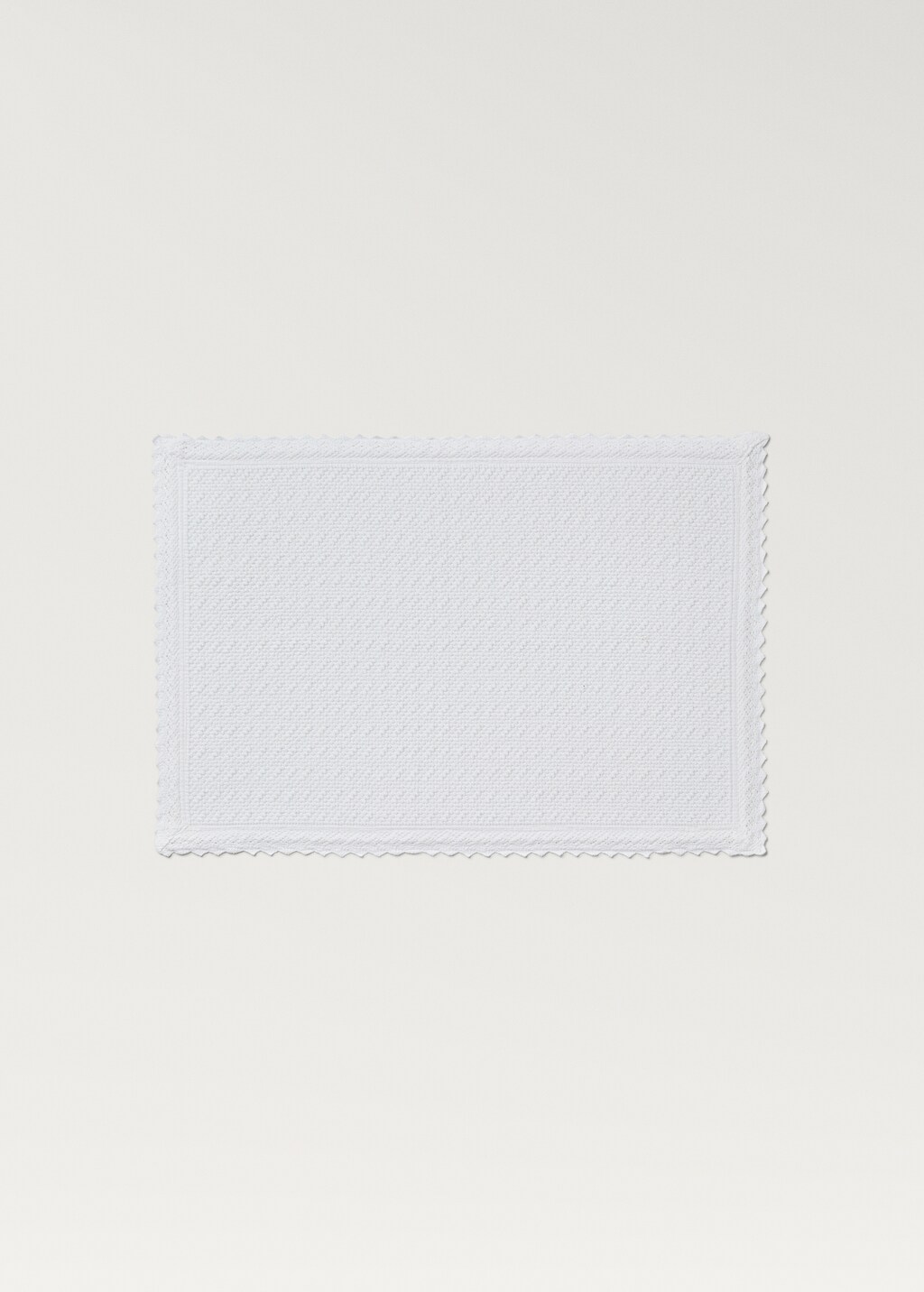 Lace bathroom rug - White