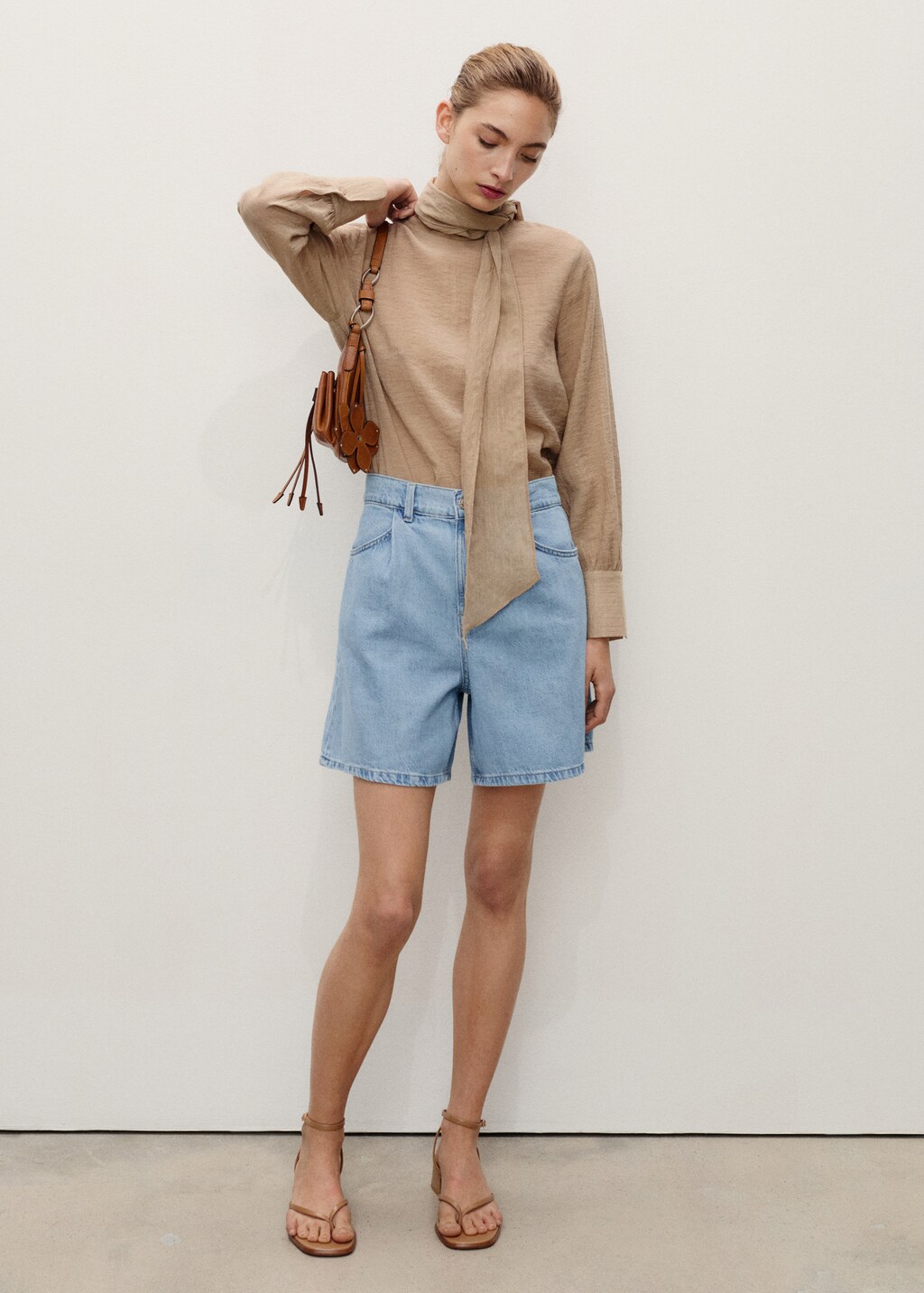 Straight shorts with turn-up hem - Medium Blue