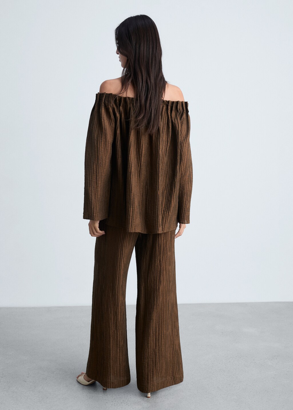 Straight textured trousers - Coffee